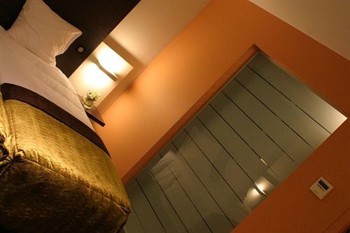Le Merceny Motel Бастонь Экстерьер фото