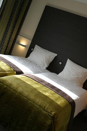 Le Merceny Motel Бастонь Экстерьер фото